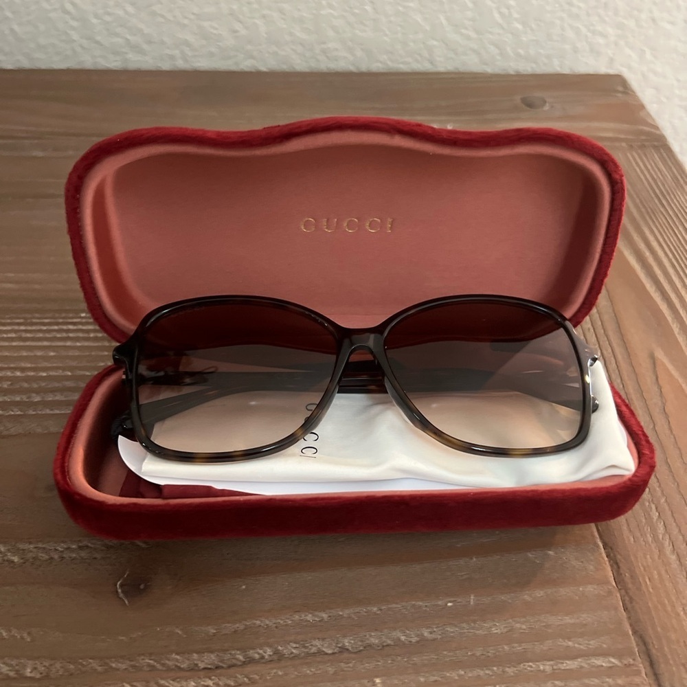 GUCCI GG0546SK Butterfly Lightweight Women's Sunglasses Havana Brown One Size - Picture 3 of 8